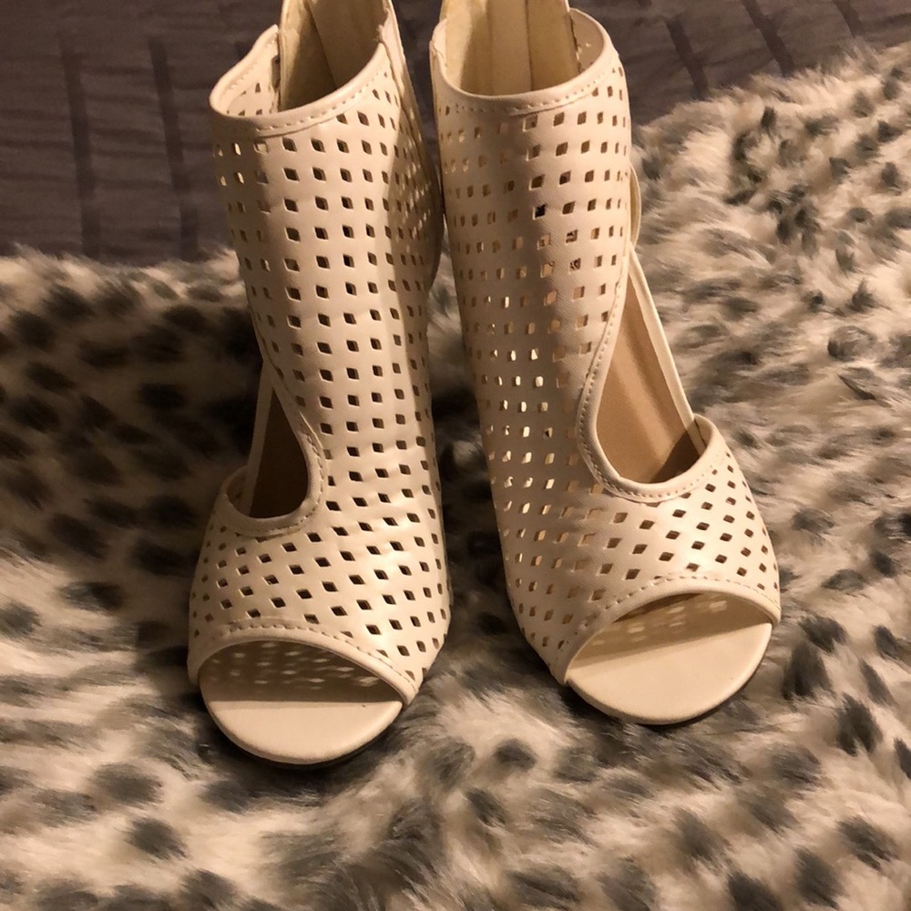 White Sandals - Picture 2 of 7